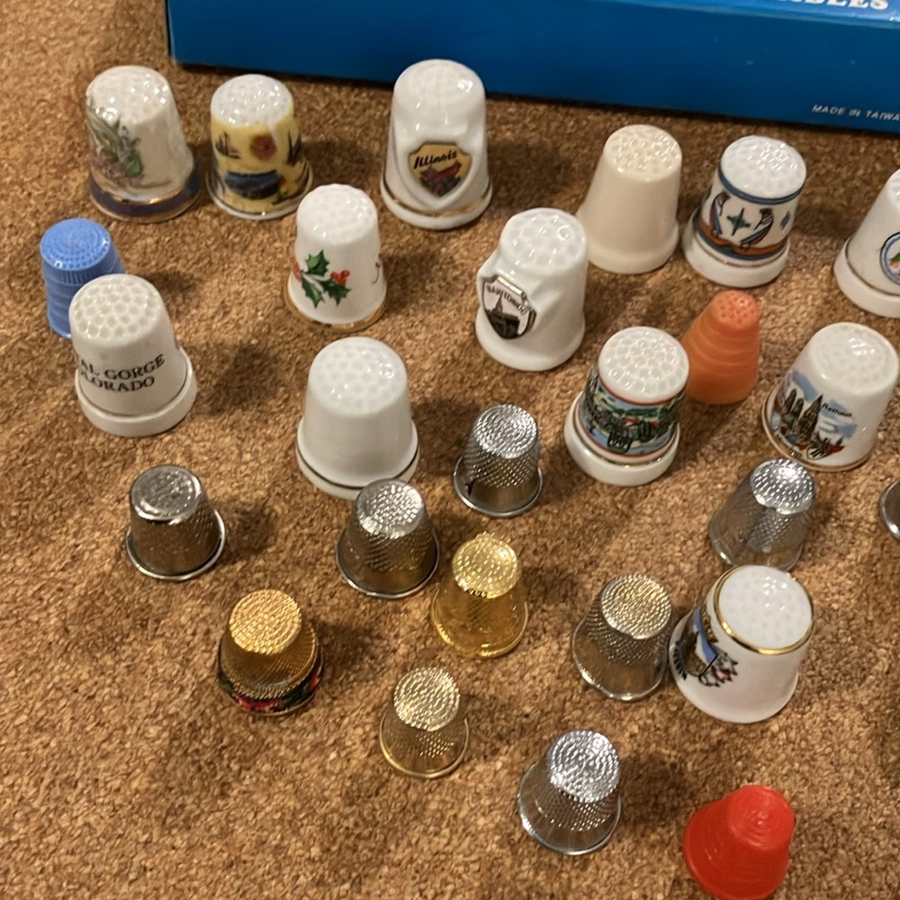 Big lot of 61 piece assorted thimbles collection +3 - Picture 4 of 8